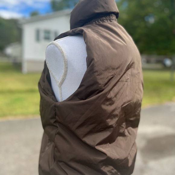 Gap and Old Navy Sz M Winter Vest Puffer Bundle - Picture 11 of 14